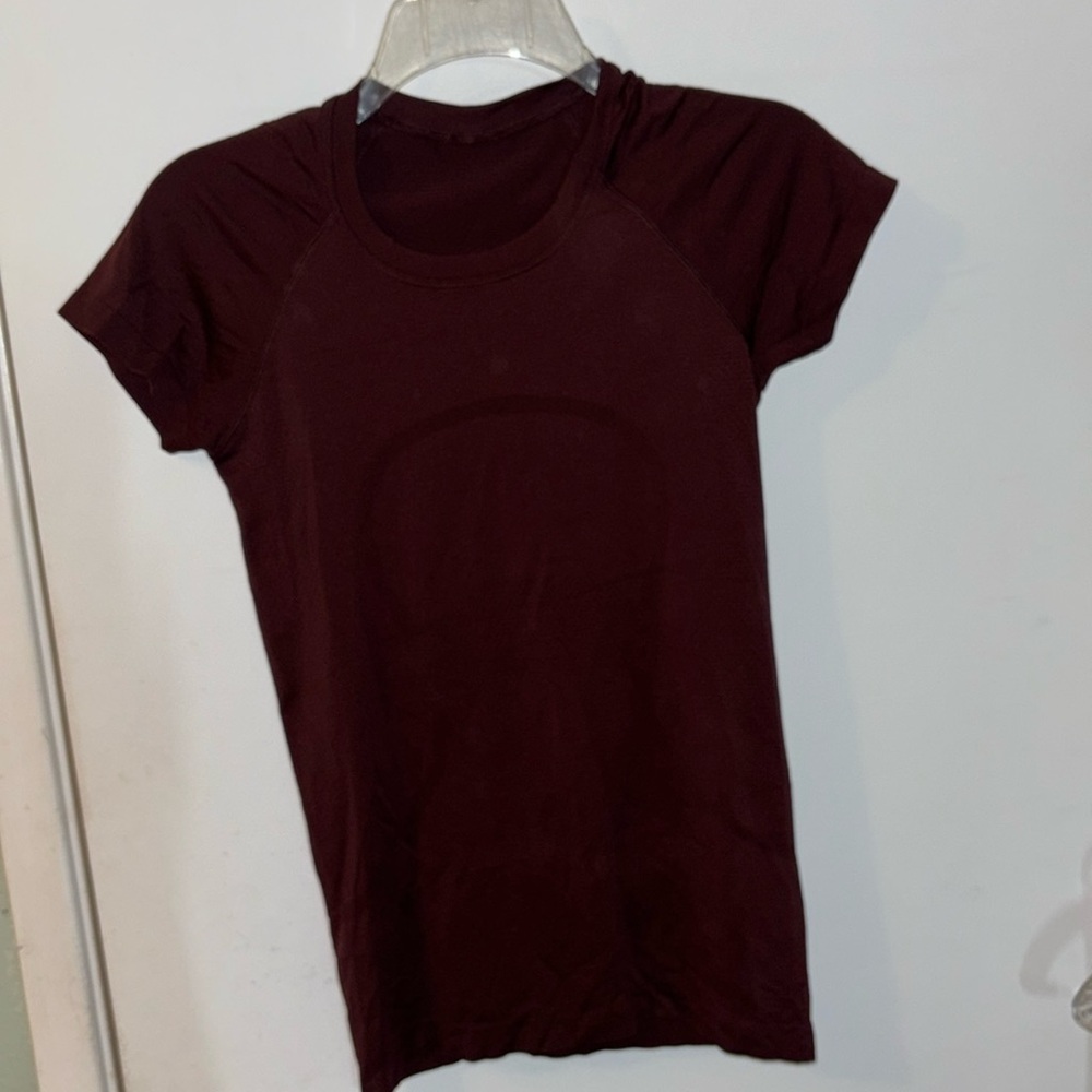 Maroon lululemon short sleeve